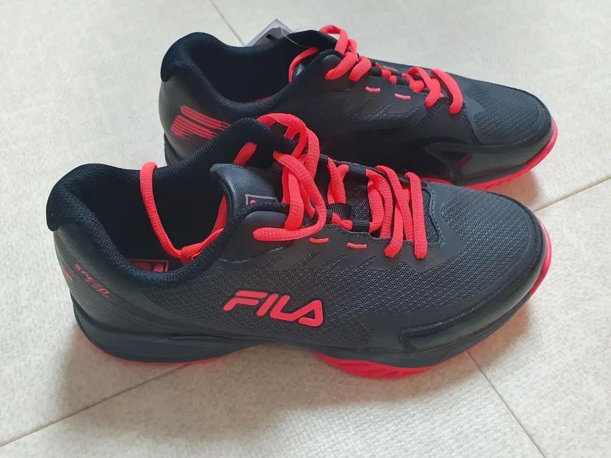FILA テニスシューズ 出品