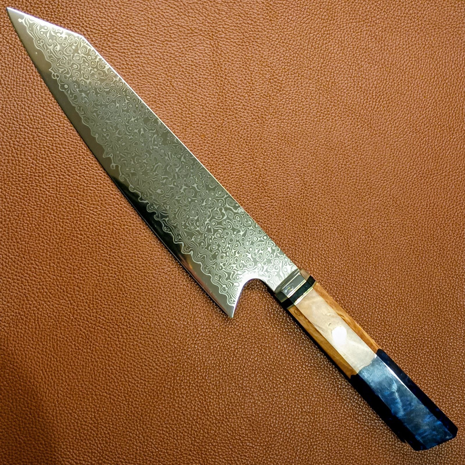 【新色】V金10号　67層　ダマスカス包丁　ネイビーブルー柄　剣型　牛刀　筋切り 新色】V金10号 67層 ダマスカス包丁 ネイビーブルー柄 工場 剣型 牛刀