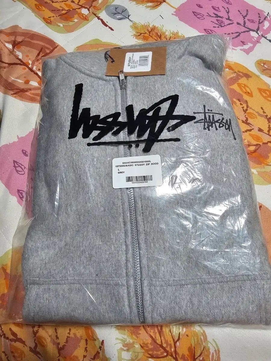 STUSSY ステューシー ベーシック ジップアップ フード グレー 新品 STUSSY ステューシー ベーシック ジップアップ フード グレー 新品