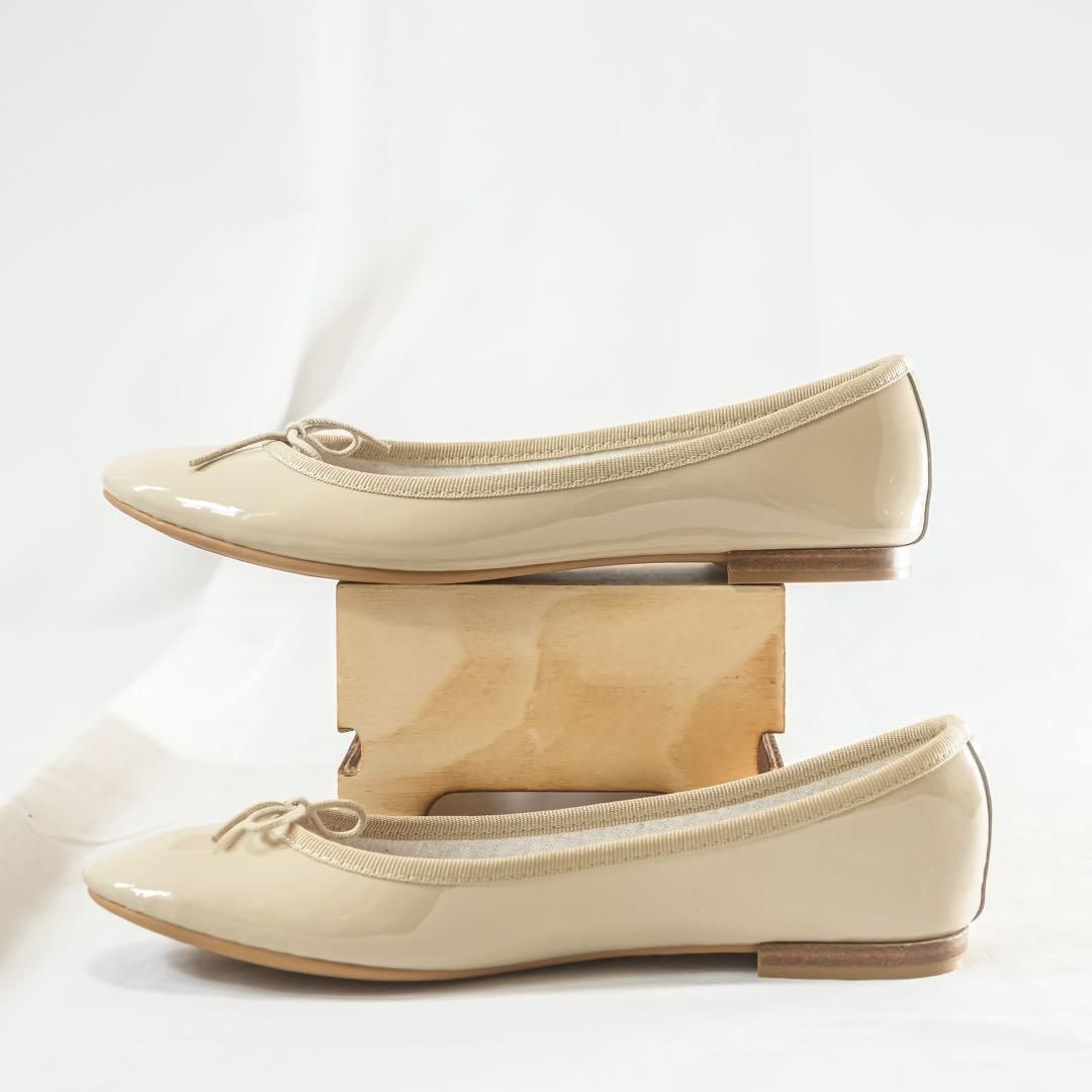 【新品未使用】レペット　フラットシューズ　バレエシューズ　ベージュ　38 ☆新品未使用☆ レペット バレエシューズ フラット エナメル リボン