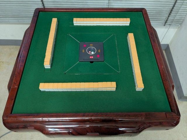 【メルカリ】全自動麻雀卓 アモスGABIN 2型卓本体のみ ○○○【発送可】中古全自動麻雀卓 AMOS GABIN『アモスギャバン』50hz