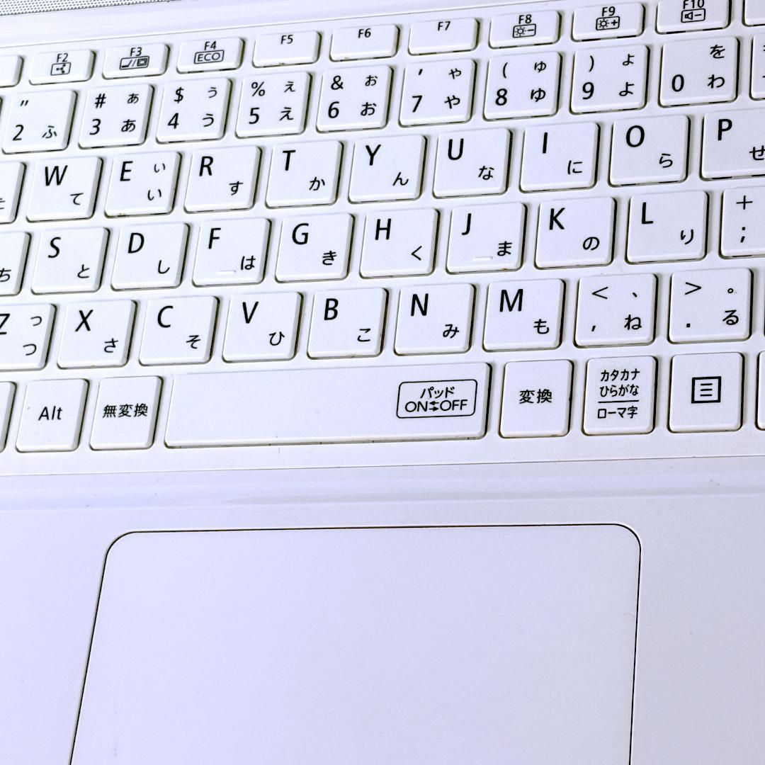 高性能 Corei7・16GB・SSD・Windows11・ホワイト ノートパソコン