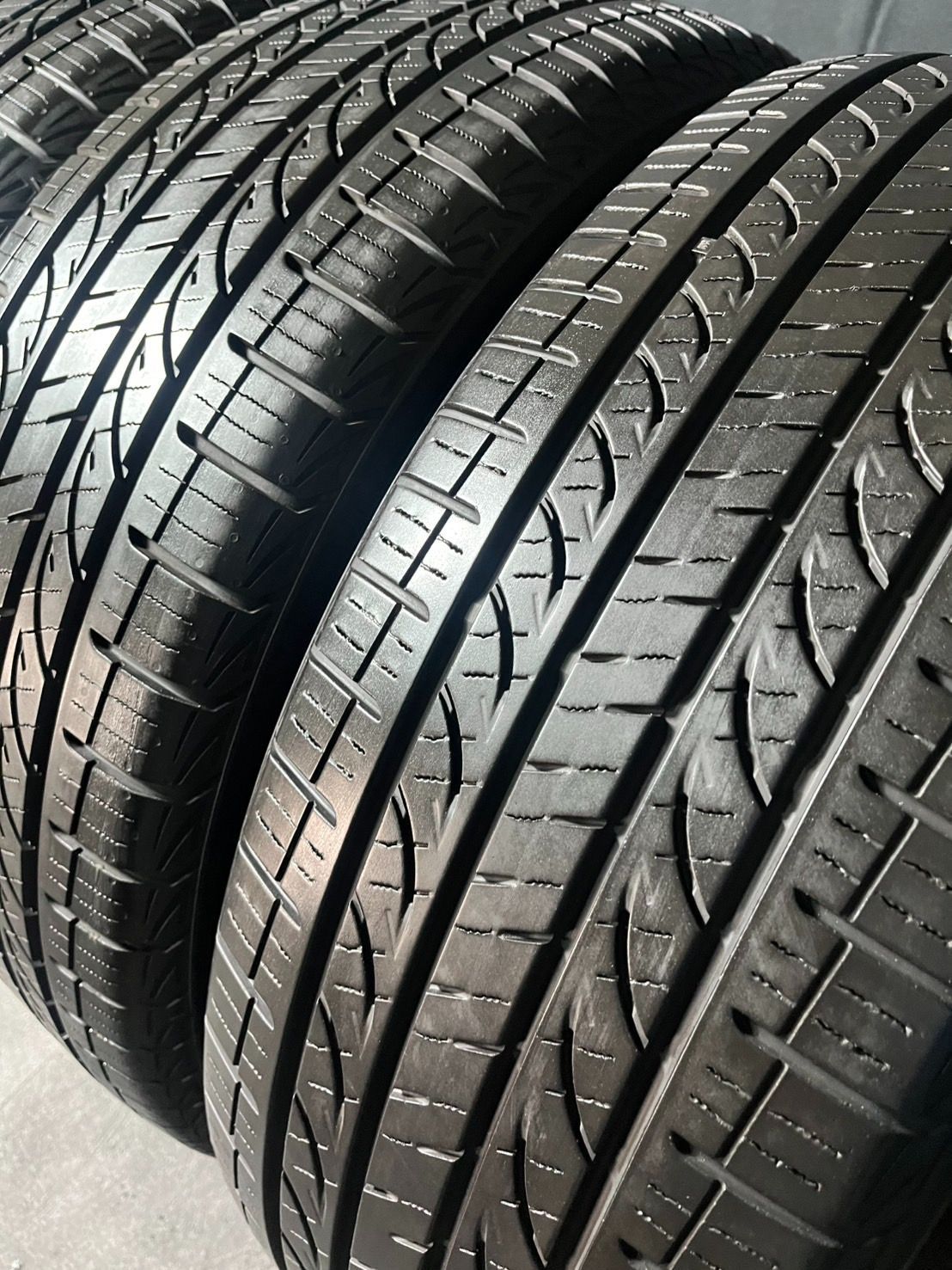 YOKOHAMA AVID GT 235/55R19 タイヤ　2本のみ YOKOHAMA AVID GT 235/55R19 タイヤ 2本のみ Amazon.co.jp: ヨコハマ