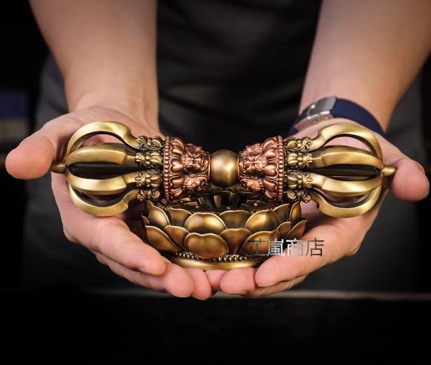 仏教法具 九鈷杵 銅器 稀少品 時代物 重厚 極細工 寺院用仏具 置物 仏事 仏教法具 九鈷杵 銅器 稀少品 時代物 重厚 極細工 寺院用仏具 置物