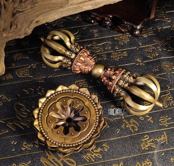 仏教法具 九鈷杵 銅器 稀少品 時代物 重厚 極細工 寺院用仏具 置物 仏事 仏教法具 九鈷杵 銅器 稀少品 時代物 重厚 極細工 寺院用仏具 置物