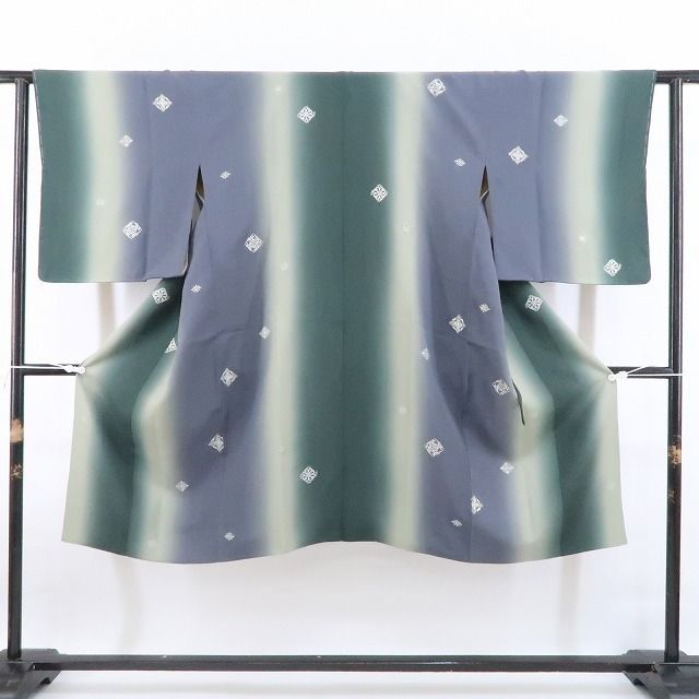 ❁tomihisa❁新品 華文 縦暈し 着物 正絹“視線を射止めて振り返る