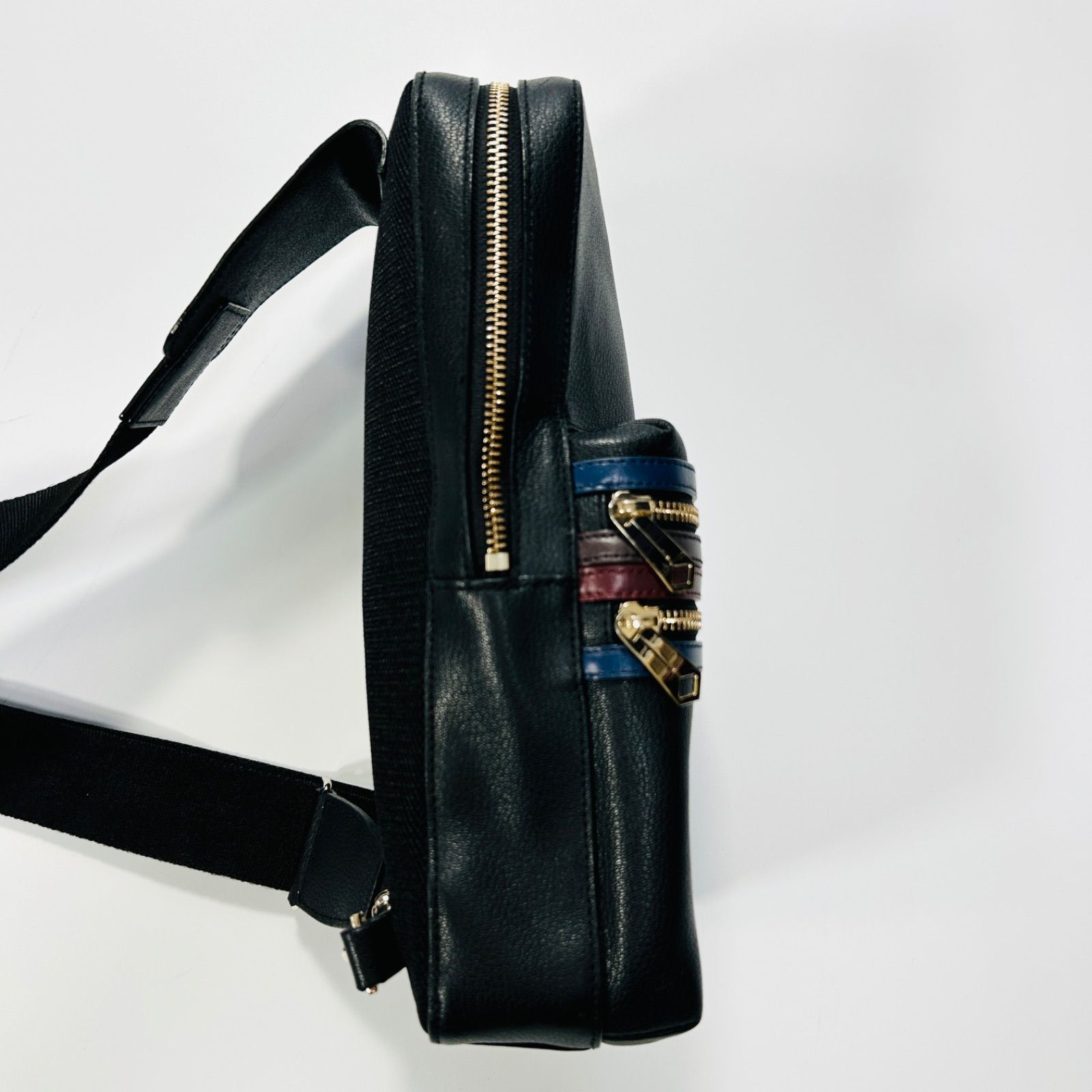 ポールスミス　ボディバッグ　マルチストライプ　ロゴプリント　エンボスレザー　黒 楽天市場】Paul Smith ポールスミスマルチストライプライントリム