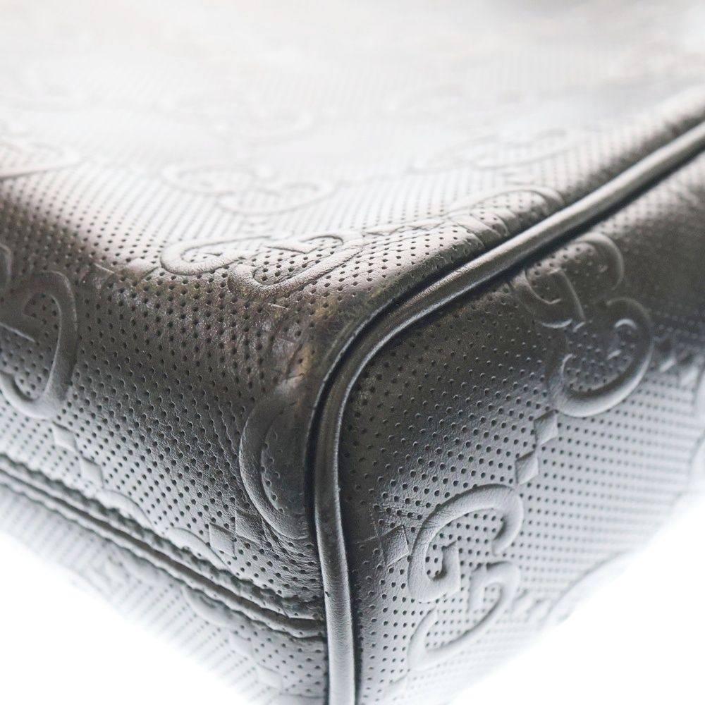 GUCCI (グッチ) GGエンボス メッセンジャーバッグ ショルダーバッグ