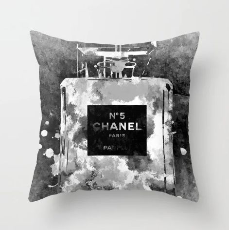 モノクロ/C・H・A・N・E・L/クッションカバー - メルカリ