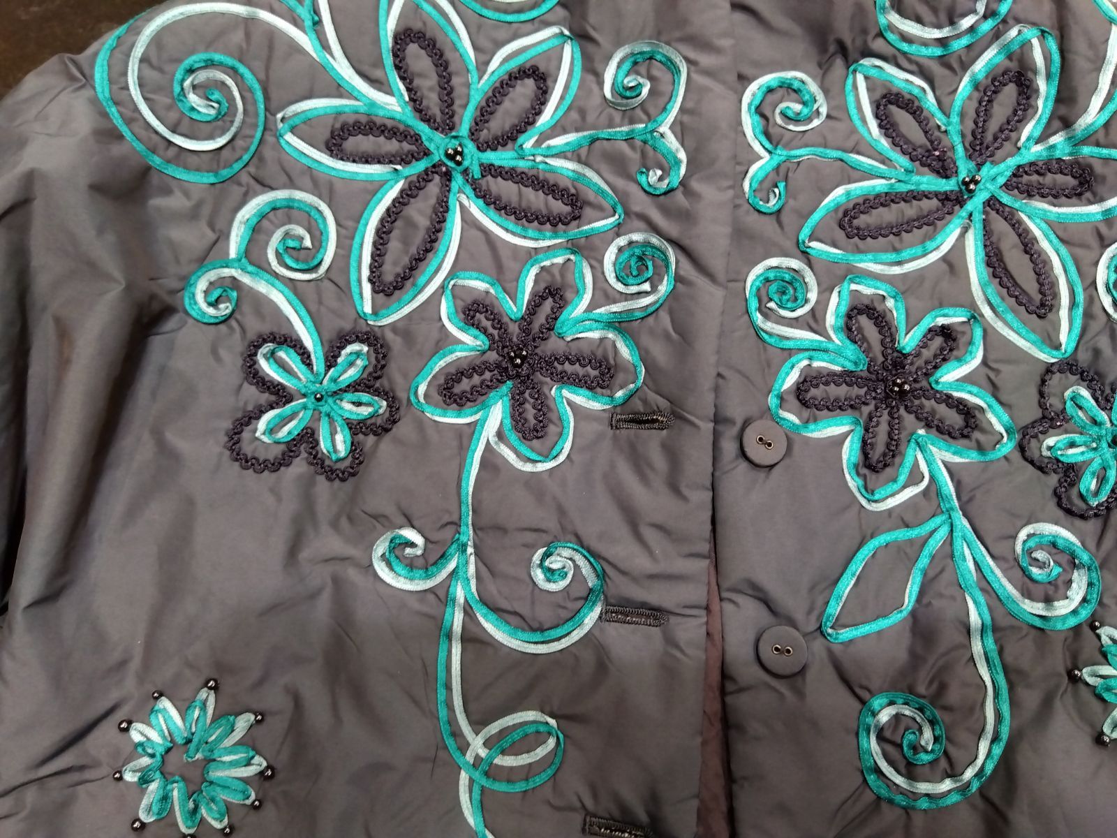 M08 トクコプルミエヴォル ジャケット ポリエステル綿入り 刺繍