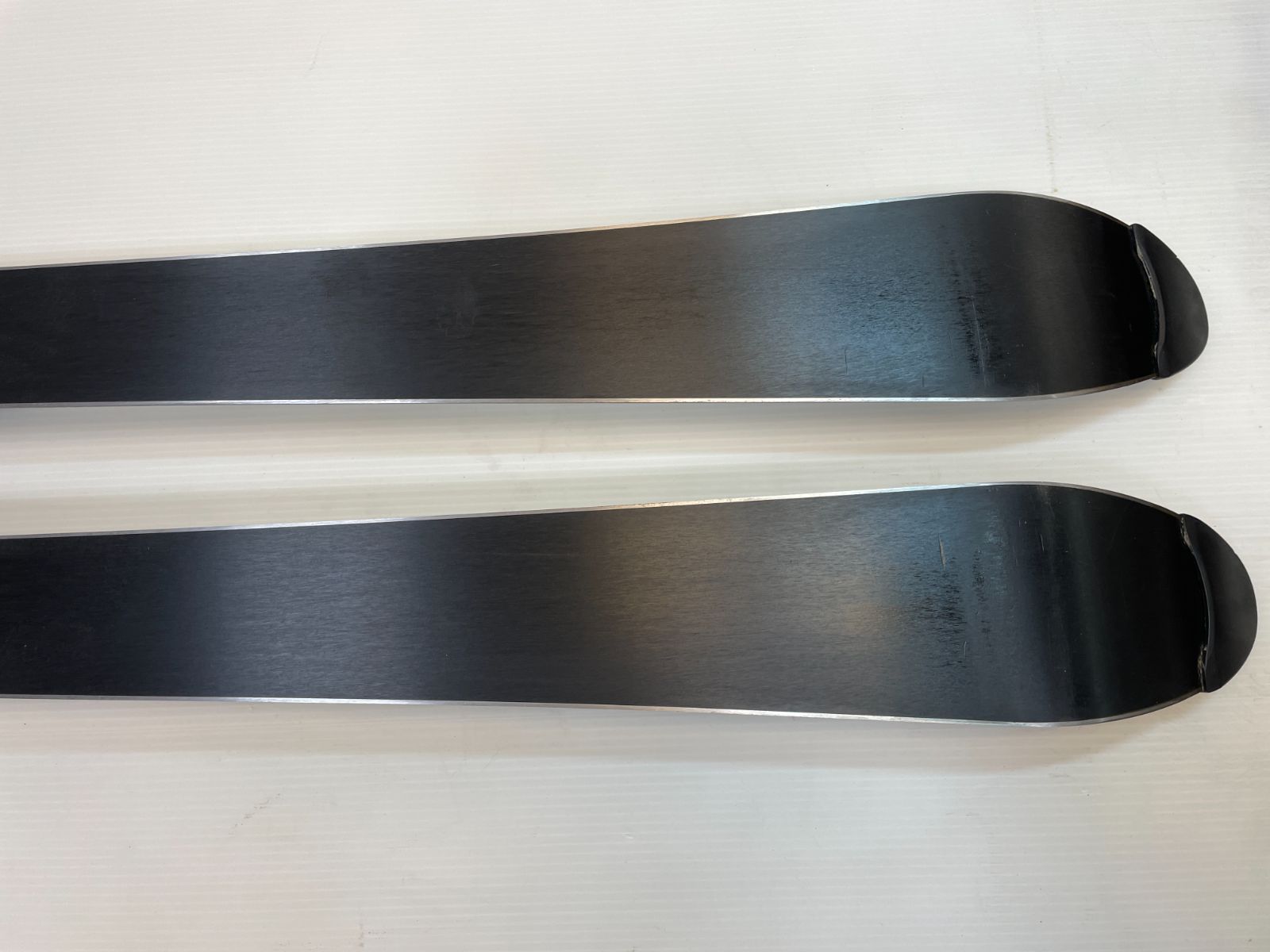 ◆ スキー ELAN Whistler 3.0 160 初心者向 軽くて柔らかい ◇ スキー ELAN Whistler 3.0 160 初心者向 軽くて柔らかい