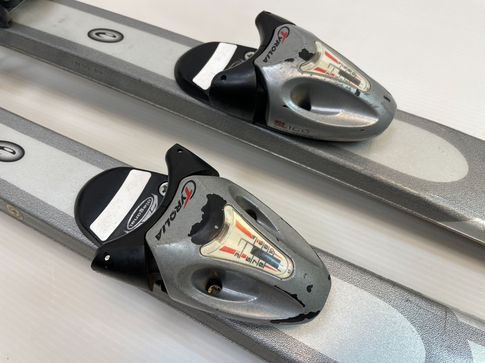 ◆ スキー ELAN Whistler 3.0 160 初心者向 軽くて柔らかい ◇ スキー ELAN Whistler 3.0 160 初心者向 軽くて柔らかい