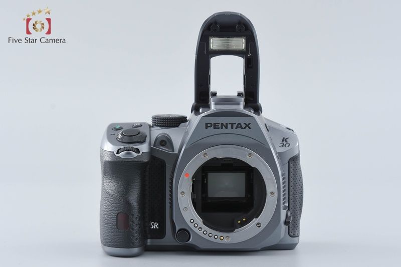 【中古】PENTAX ペンタックス K-30 シルキーシルバー デジタル一眼レフカメラ 中古品新入荷情報はペンタックス K-30 シルバーです。