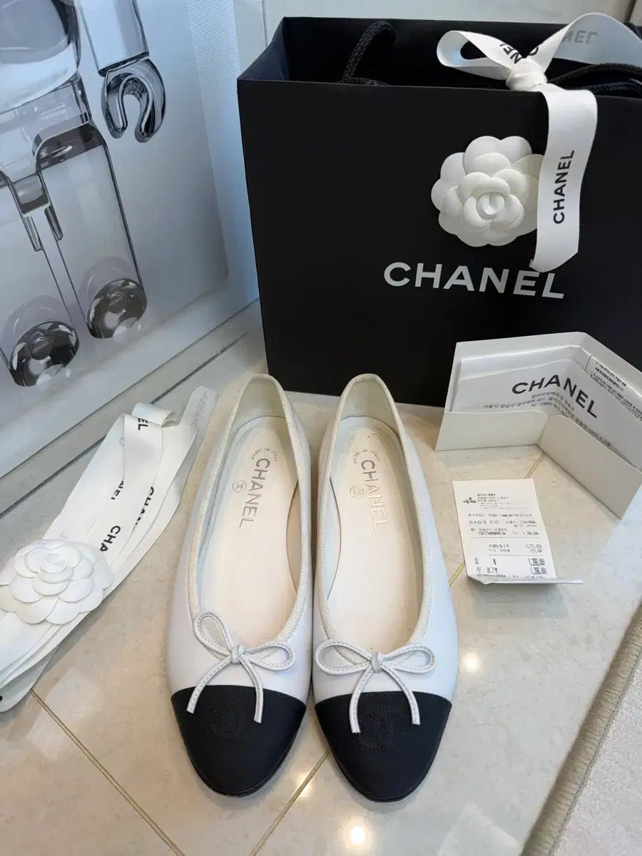 シャネル バレリーナ フラット 37 5C ホワイト ブラック 5回未満 着用