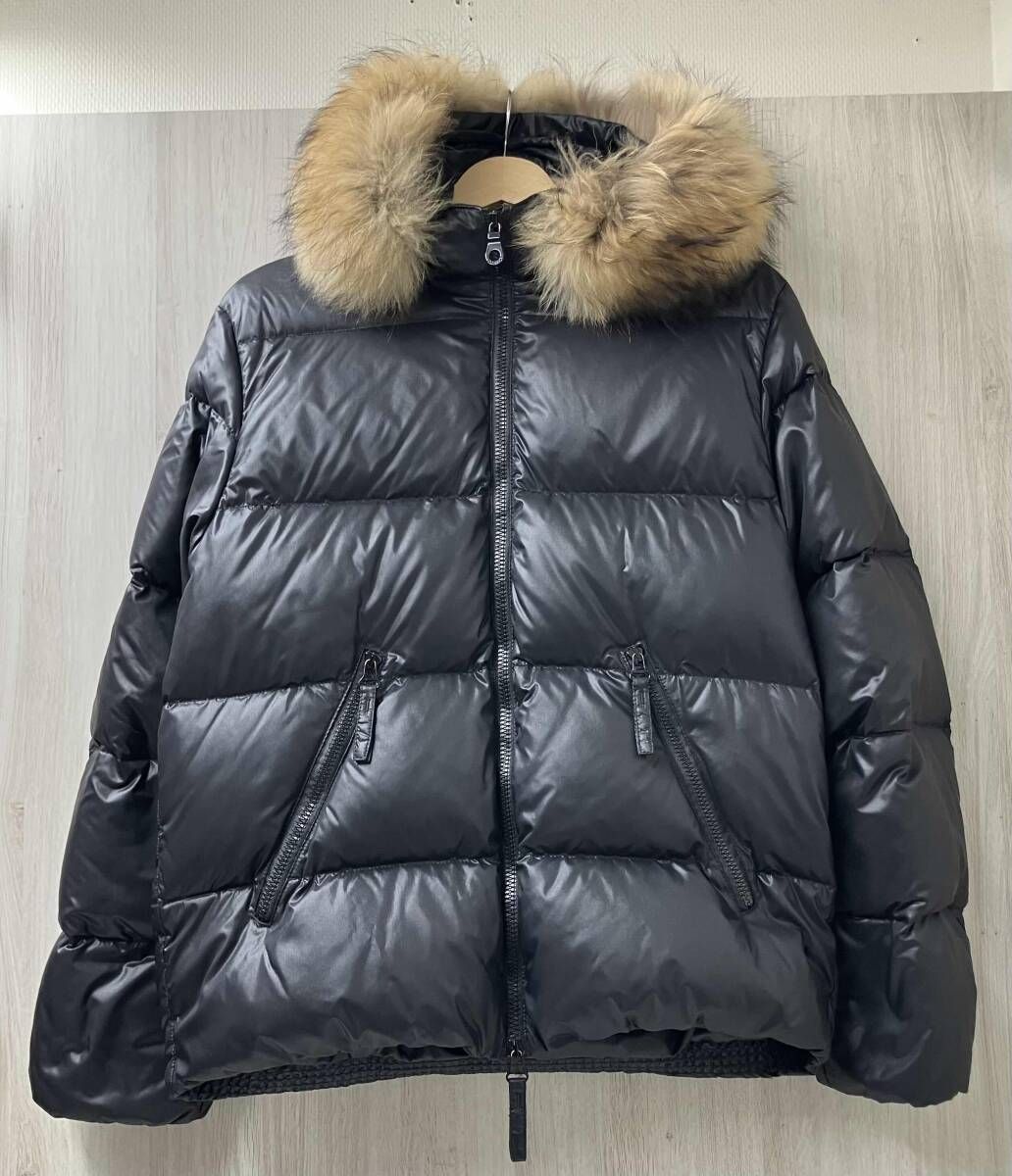 【デュベティカ】ダウンジャケット VEGA ブラック 46サイズ ラクーンファー DUVETICA デュベティカ Vega MFN-1001R ラクーンファー付き ダウン