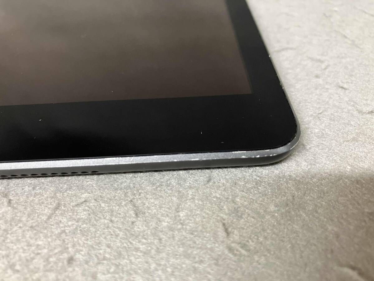 MK473J/A iPad Wi-Fi+Cellular 64GB スペｰスグレイ au 初期化済み SIM