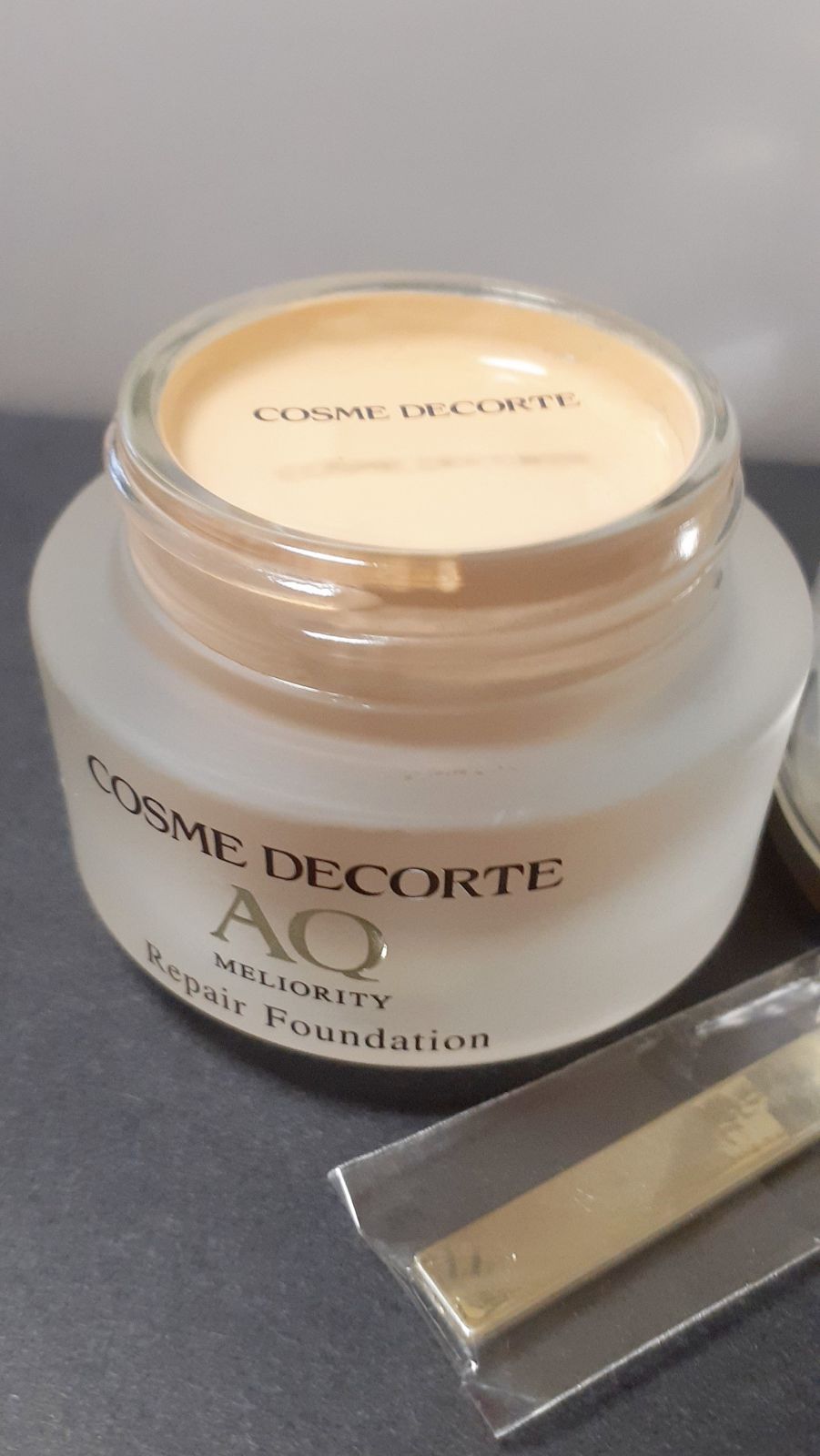 コスメデコルテAQ ミリオリティ リペアファンデーション 301 - メルカリ