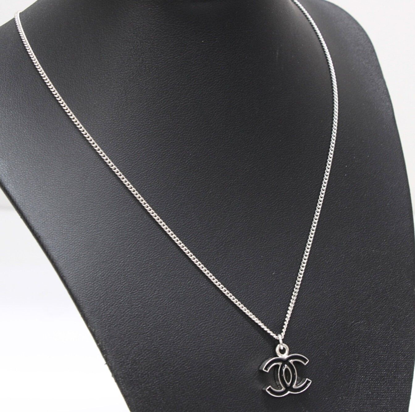 CHANEL シャネル 定番 人気 ココマーク リバーシブル ネックレス 黒