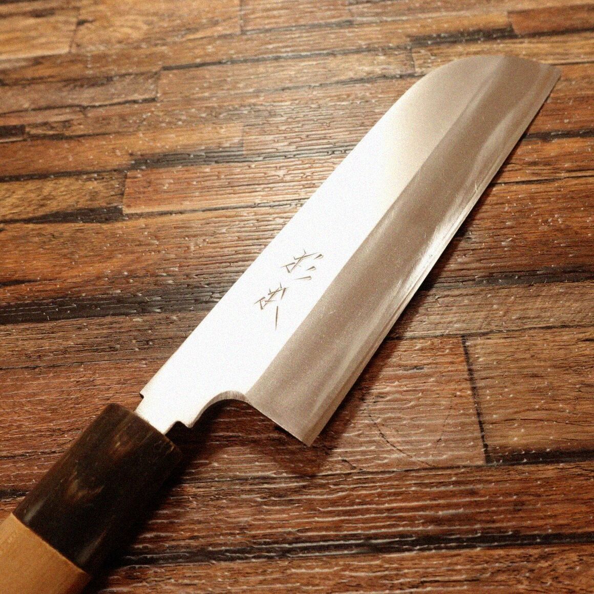 正本 薄刃包丁 研ぎ済 水牛柄 片刃 菜切り日本鋼製 菜切り包丁 木製ハンドル 杉本 鎌薄刃包丁 研ぎ済 水牛柄 鎌型薄刃 片刃 菜切り 185mm - メルカリ