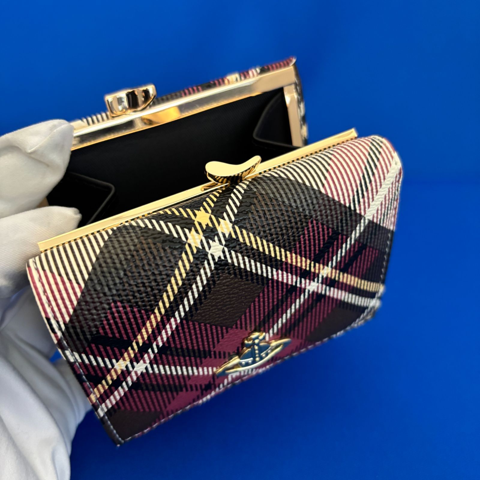 【新品】ヴィヴィアンウエストウッド三つ折り財布913VW114 EXIBTION 新品】ヴィヴィアンウエストウッド三つ折り財布913VW114 EXIBTION