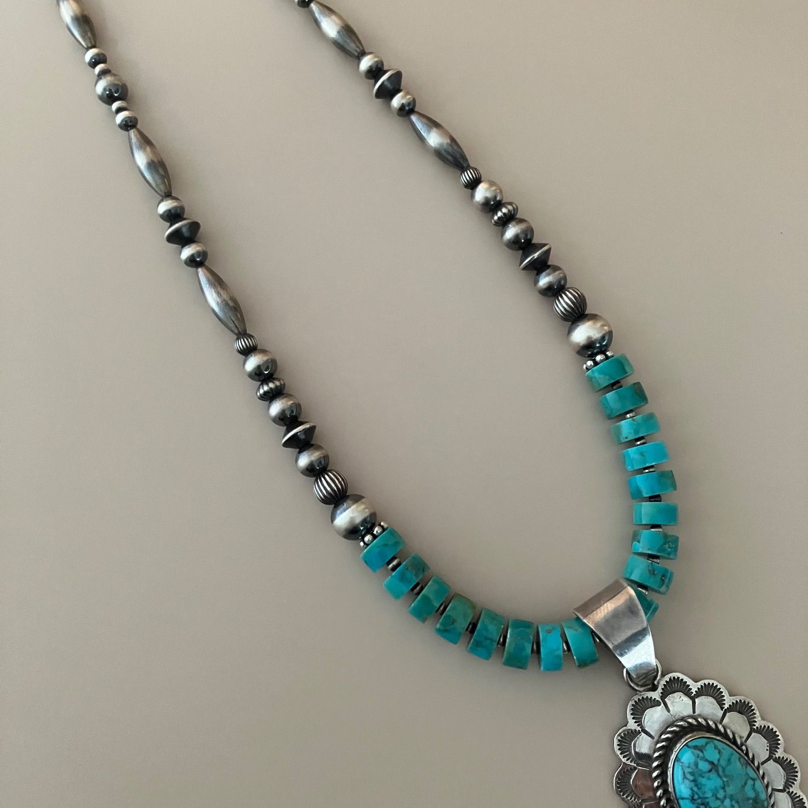 silver925ナバホパール×8mm天然ターコイズのボリューム ネックレス