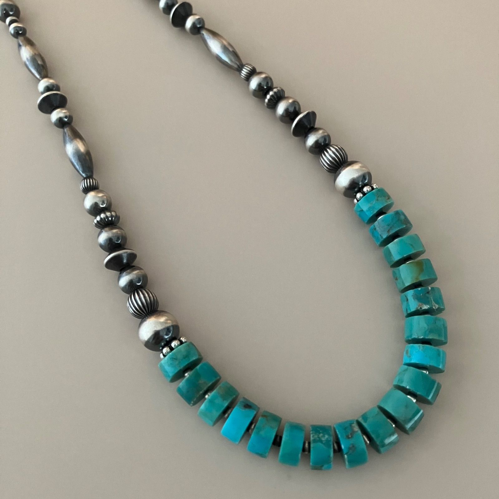 silver925ナバホパール×8mm天然ターコイズのボリューム ネックレス