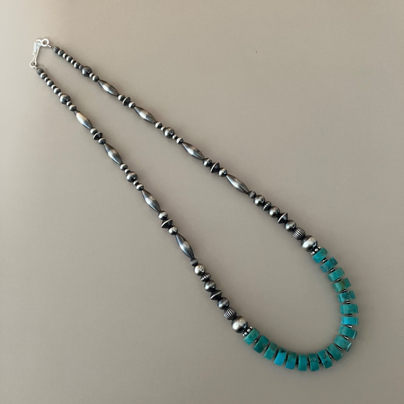 silver925ナバホパール×8mm天然ターコイズのボリューム ネックレス