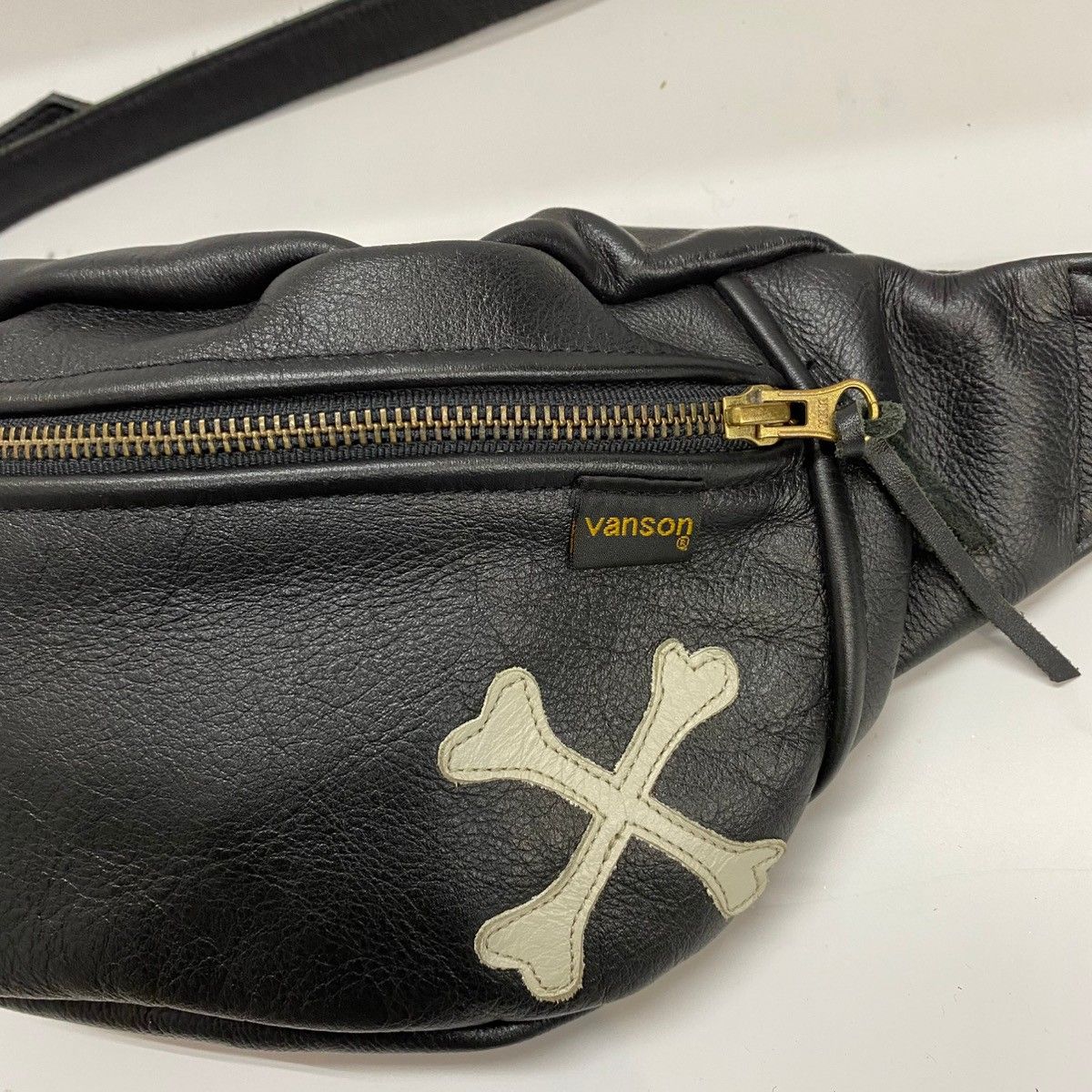 週末限定SALE　vanson レザー ボディバッグ 黒 クロスボーン 週末限定SALE vanson レザー ボディバッグ 黒 クロスボーン 渋カジ世代