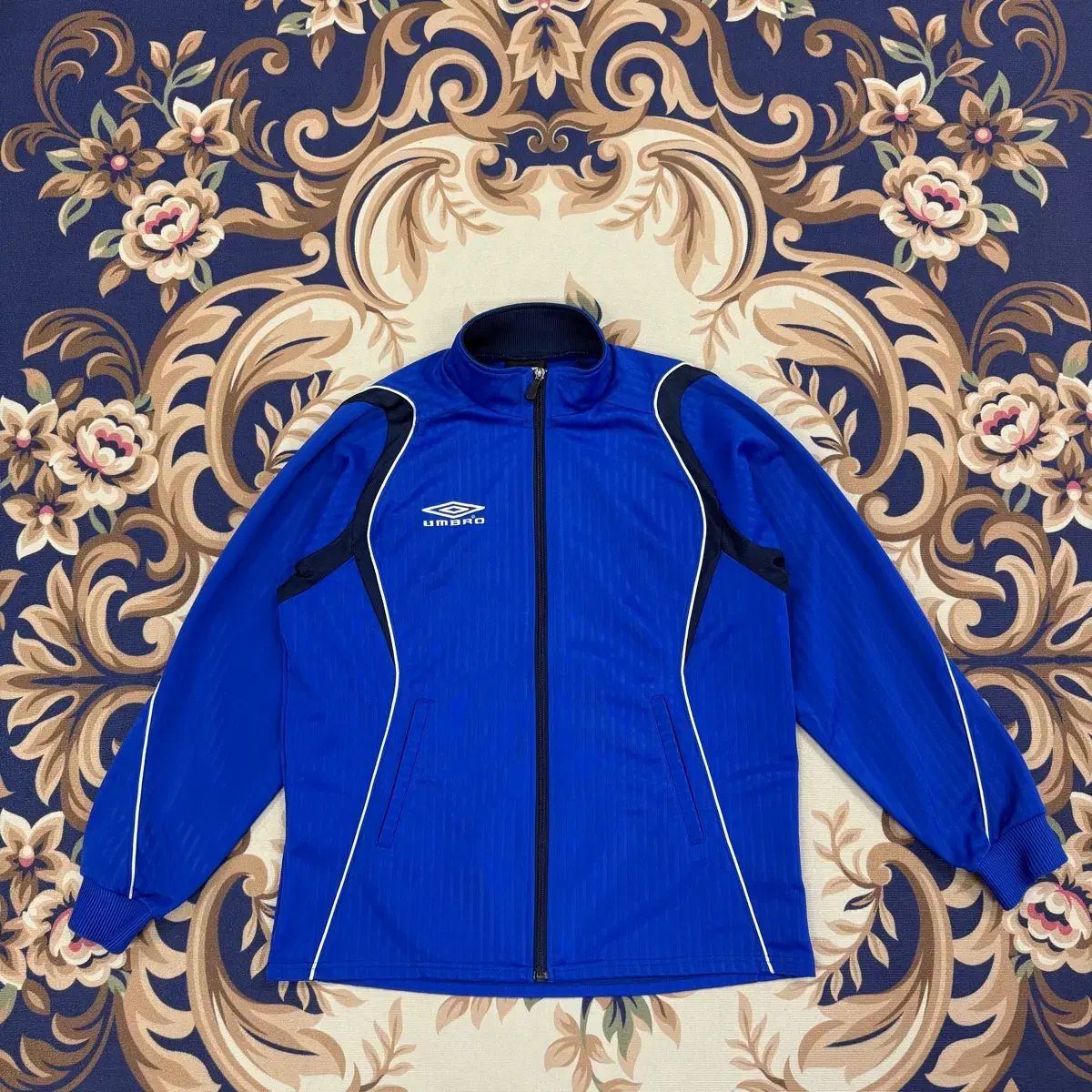 赤字超特価，限定SALE UMBRLO アンブロ トラックジャージ (ブルー バックBIGロゴ) トレーナー・スウェット