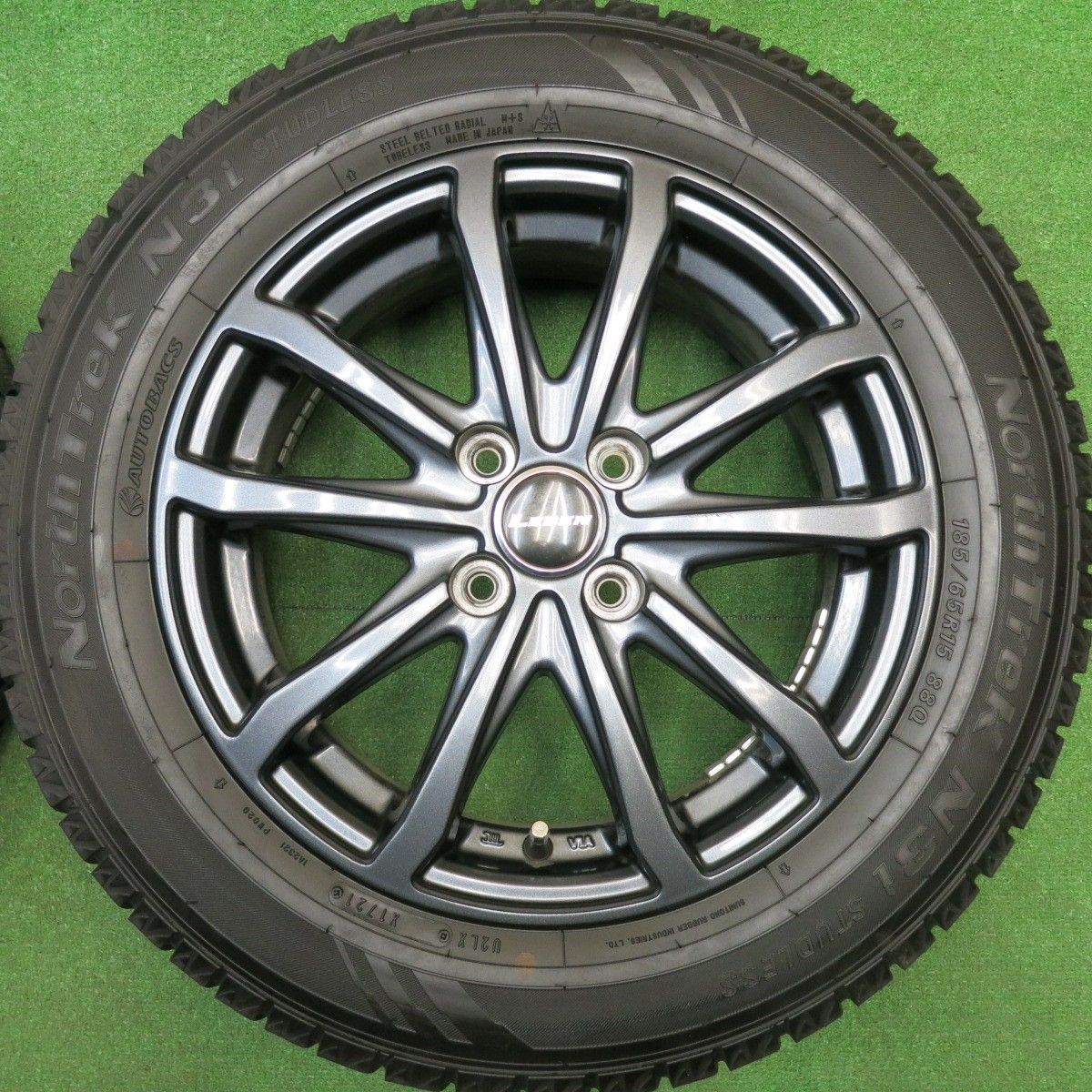 15インチ バリ溝！21年！キレイ！9分☆スタッドレス 185/65R15 オートバックス