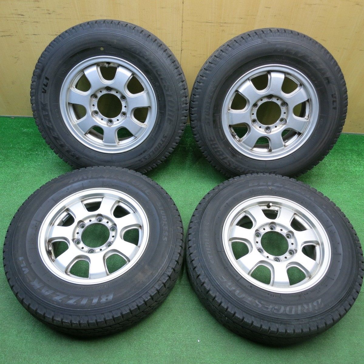 送料込み195/80r15 スタッドレスvl121年ブリザック ハイエ-ス