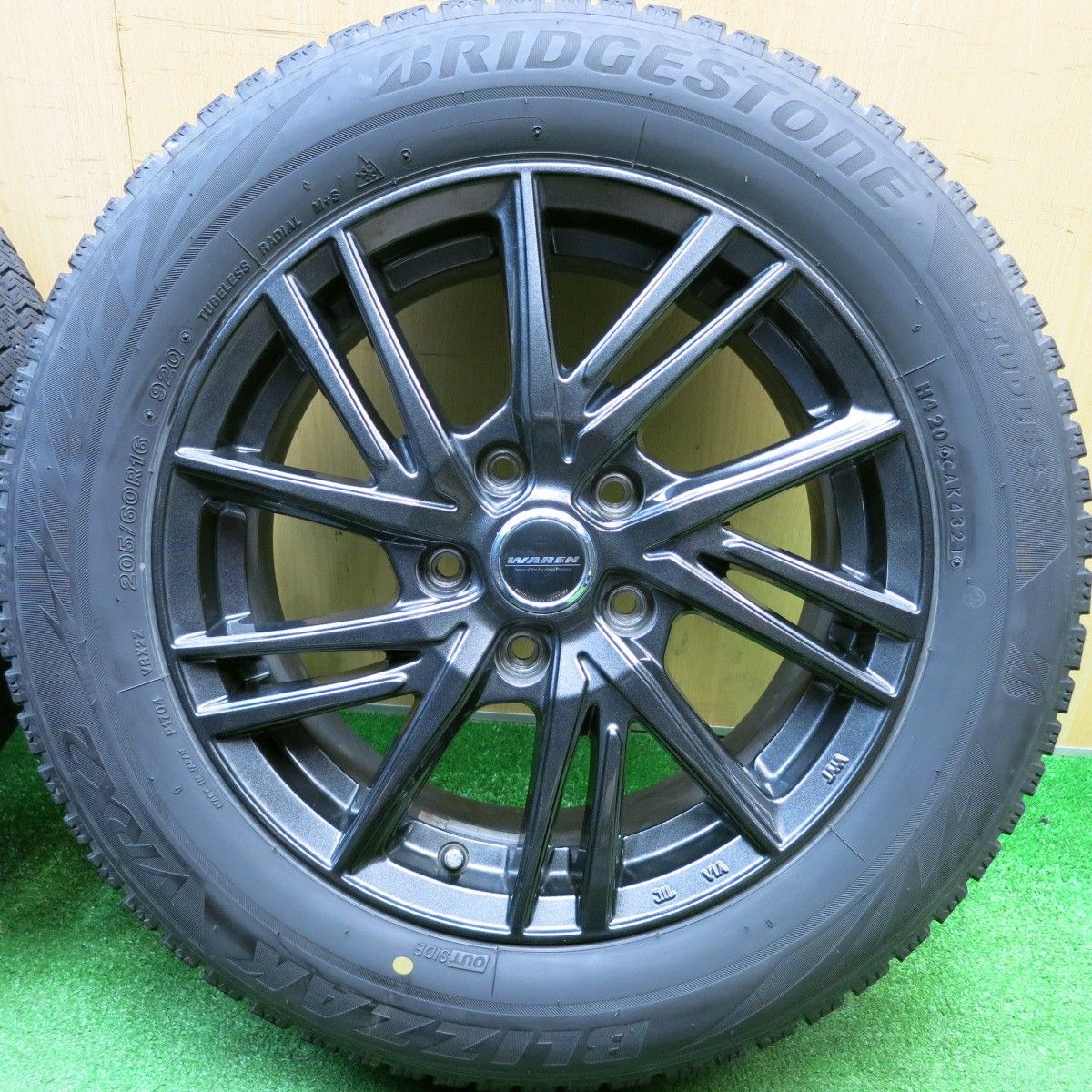 バリ溝！21年！キレイ！8.5分☆スタッドレス 205/60R16 ブリヂストン