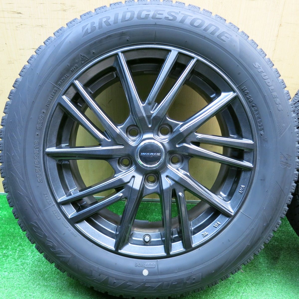 2021年製 アルミ付きスタッドレス 超バリ溝 205/60R16 バリ溝！21年！キレイ！8.5分☆スタッドレス 205/60R16 ブリヂストン