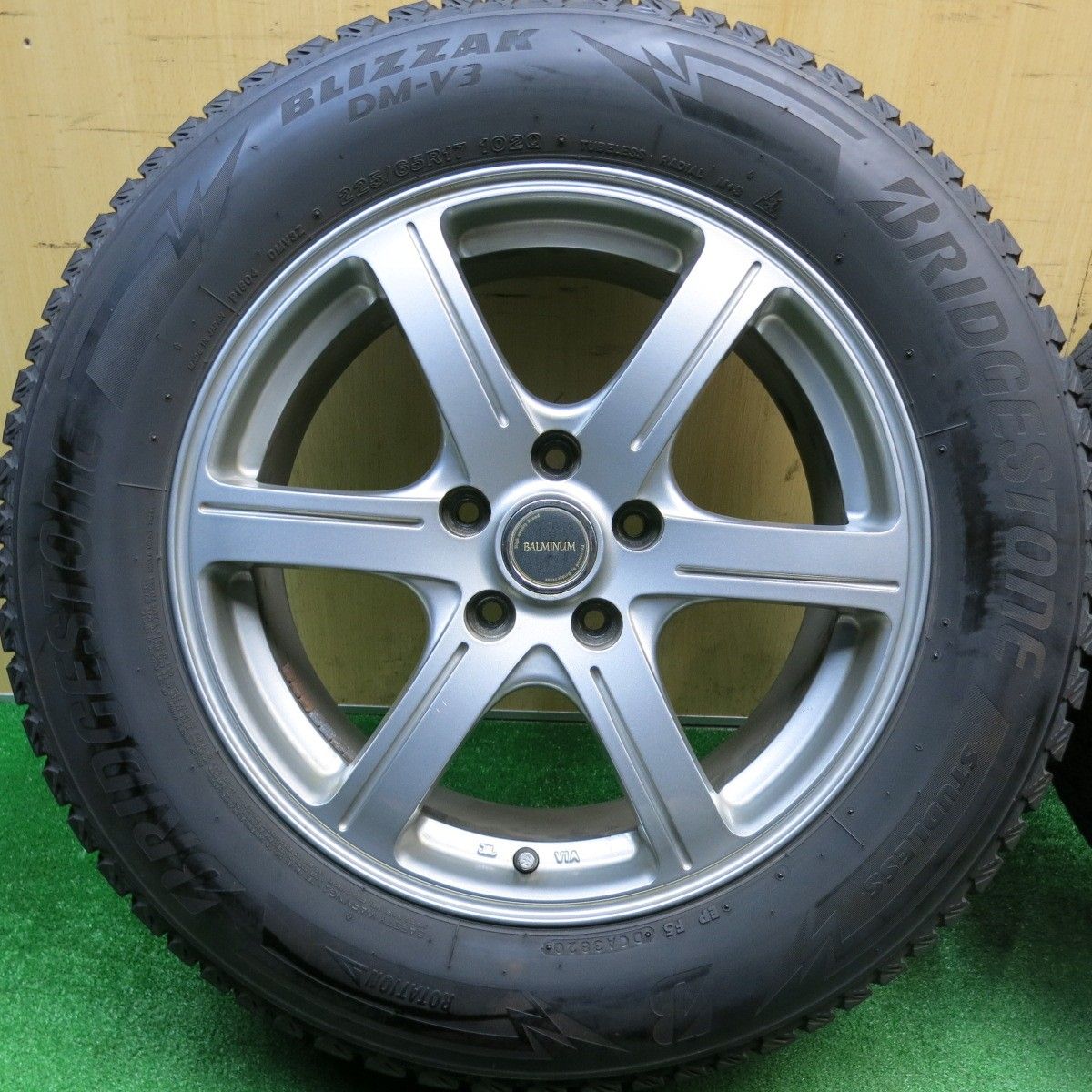 スタッドレス&ホイール,225/65R17,17✕70,1年使,BALMINUM 送料無料 中古アルミホイール 4本セット ブリヂストン BALMINUM