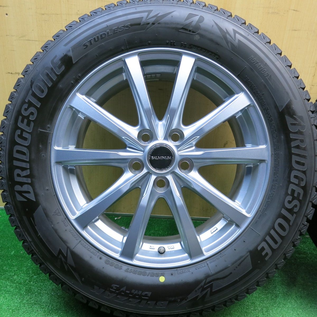 バリ溝！24年！キレイ！9.5分以上☆スタッドレス 225/65R17 