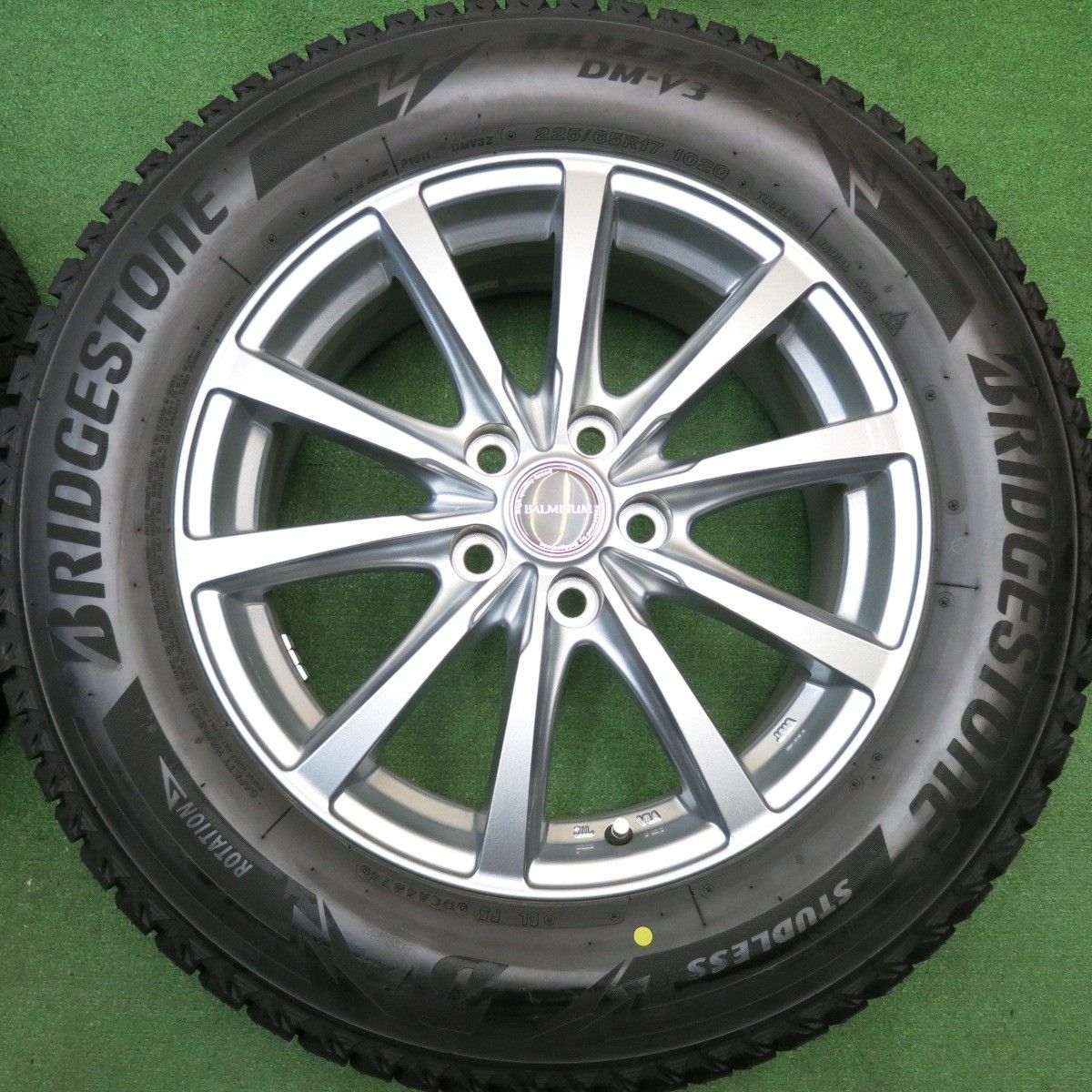 バリ溝！24年！キレイ！9.5分以上☆スタッドレス 225/65R17 