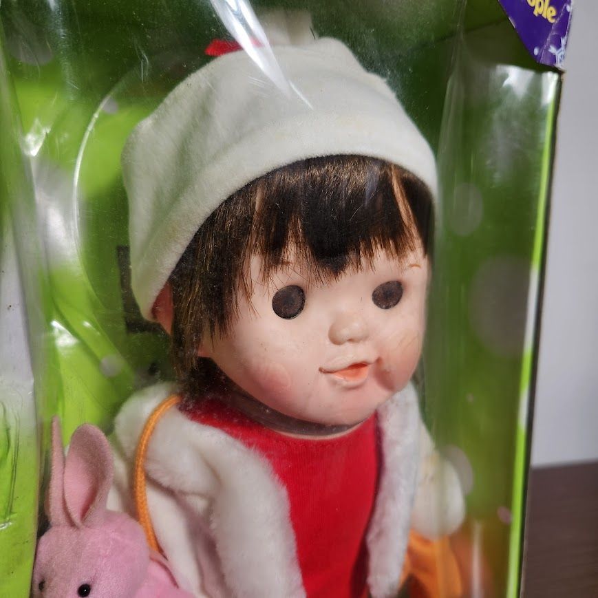 People ピープル 冬季限定 ぷにゅぷにゅお肌の女の子 ぽぽちゃん