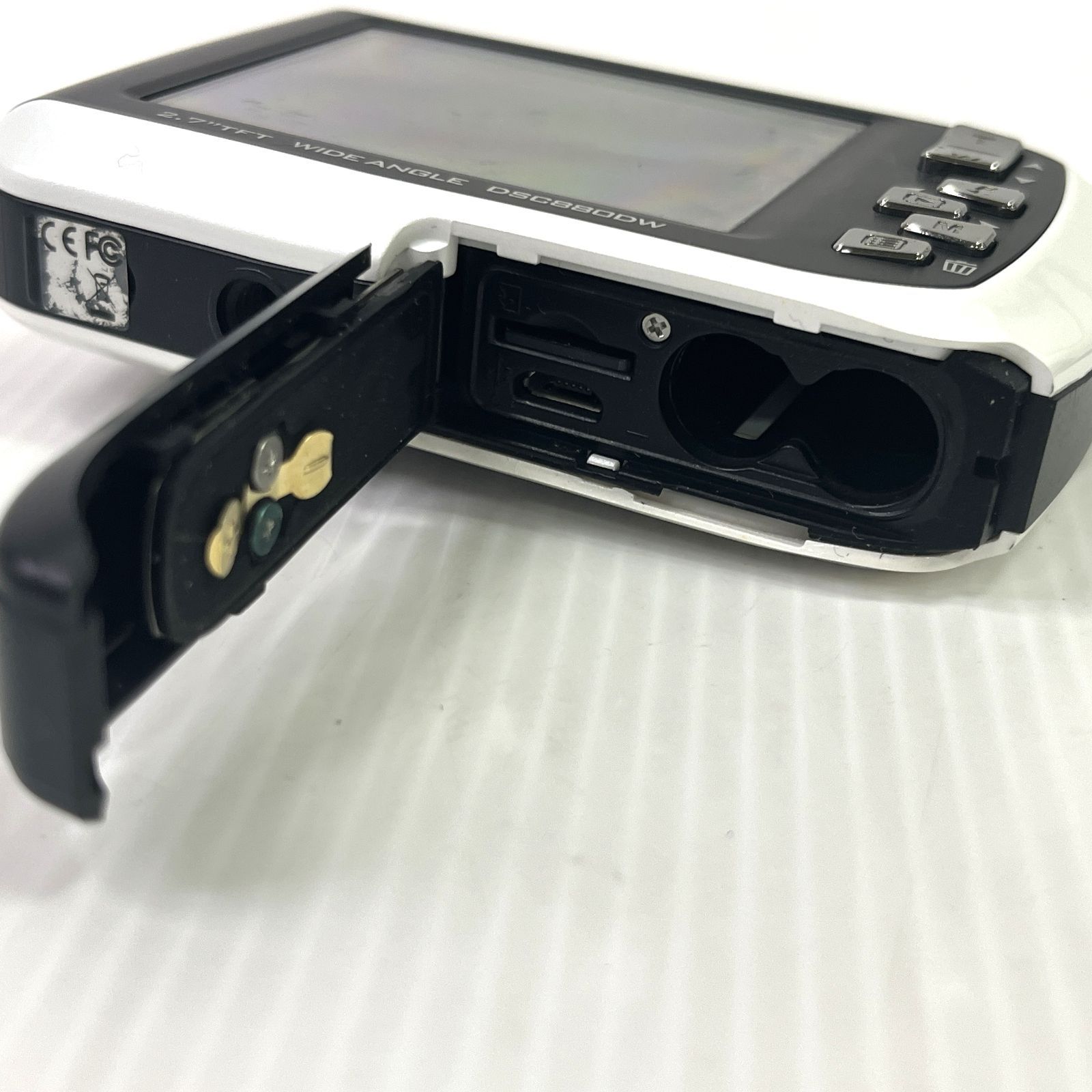 中古品】Kenko DSC 880DW デュアルモニター 防水 デジタルカメラ