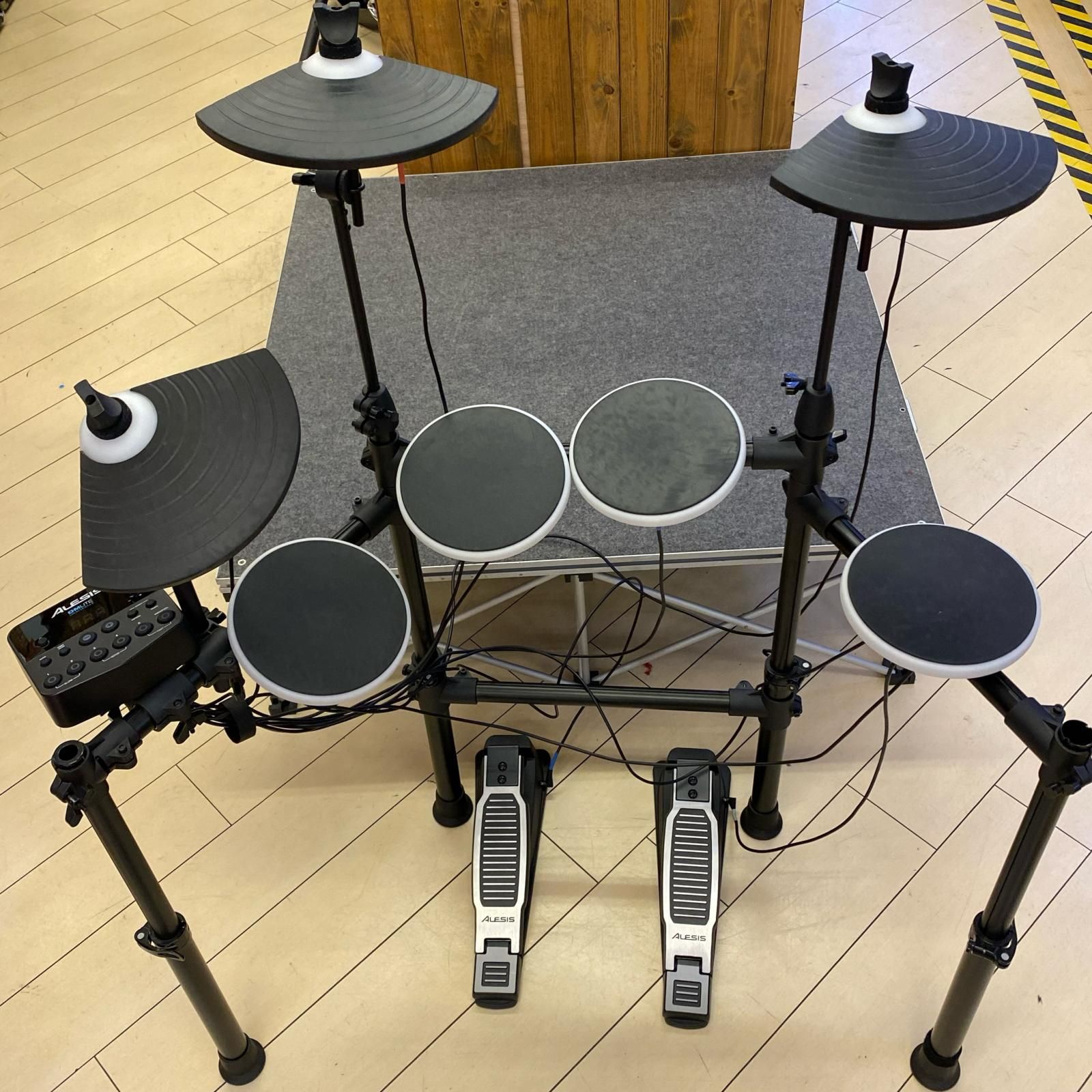 中古 Alesis 電子ドラム DM Lite Kit + ドラム椅子 中古 Alesis 電子ドラム DM Lite Kit + ドラム椅子 中古 Alesis 電子