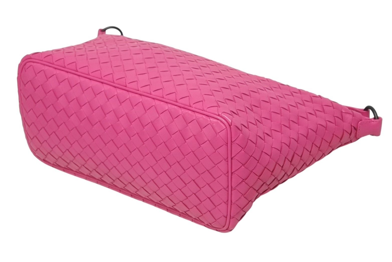 新品同様 BOTTEGA VENETA ボッテガヴェネタ イントレチャート ワン