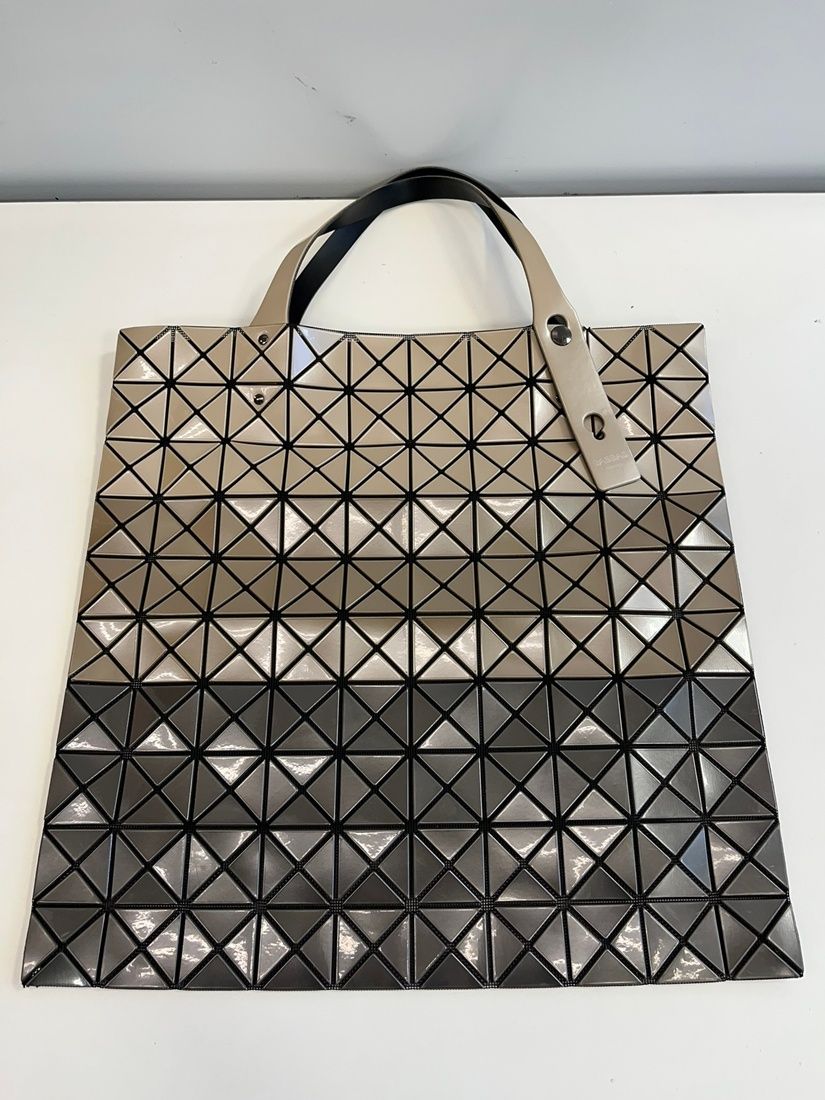 イッセイミヤケ ISSEY MIYAKE BAO BAO ISSEY MIYAKE ハンドバック