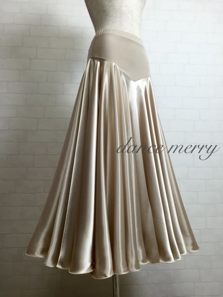 フレアー最大　サテン　パソドブレ　スカート　社交ダンス　ベージュ　パソ　4768 新品 フレアー最大 サテン パソドブレ スカート 社交ダンス ベージュ