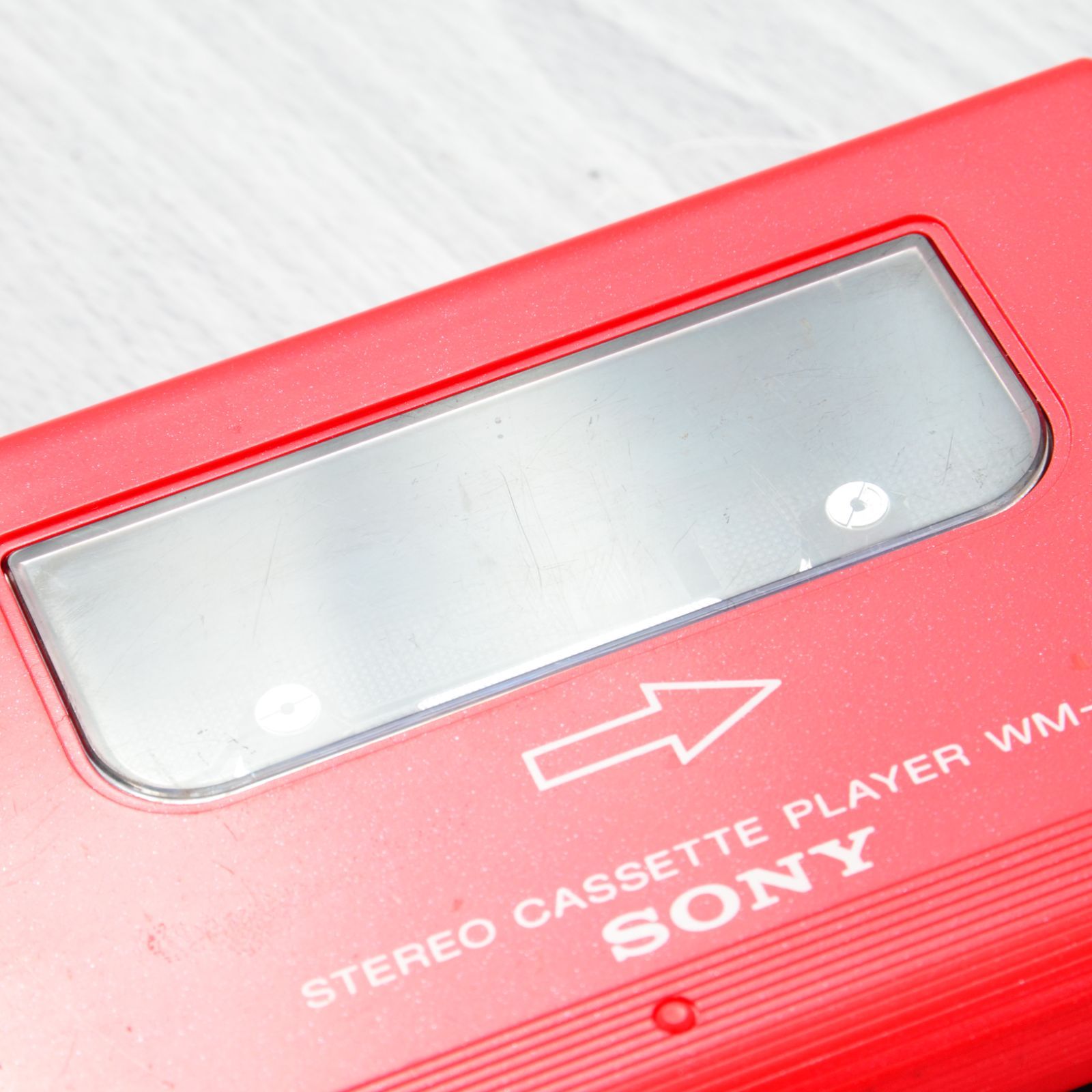 SONY WALKMAN WM-2 カセットウォークマン レッド ケース付 整備 SONY WALKMAN WM-2 カセットウォークマン レッド 電池ボックス・ケース