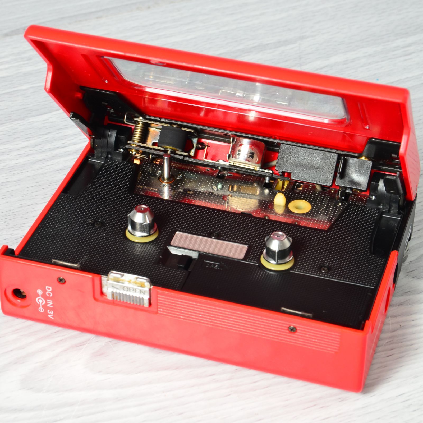 SONY WALKMAN WM-2 カセットウォークマン レッド 電池ボックス・ケース