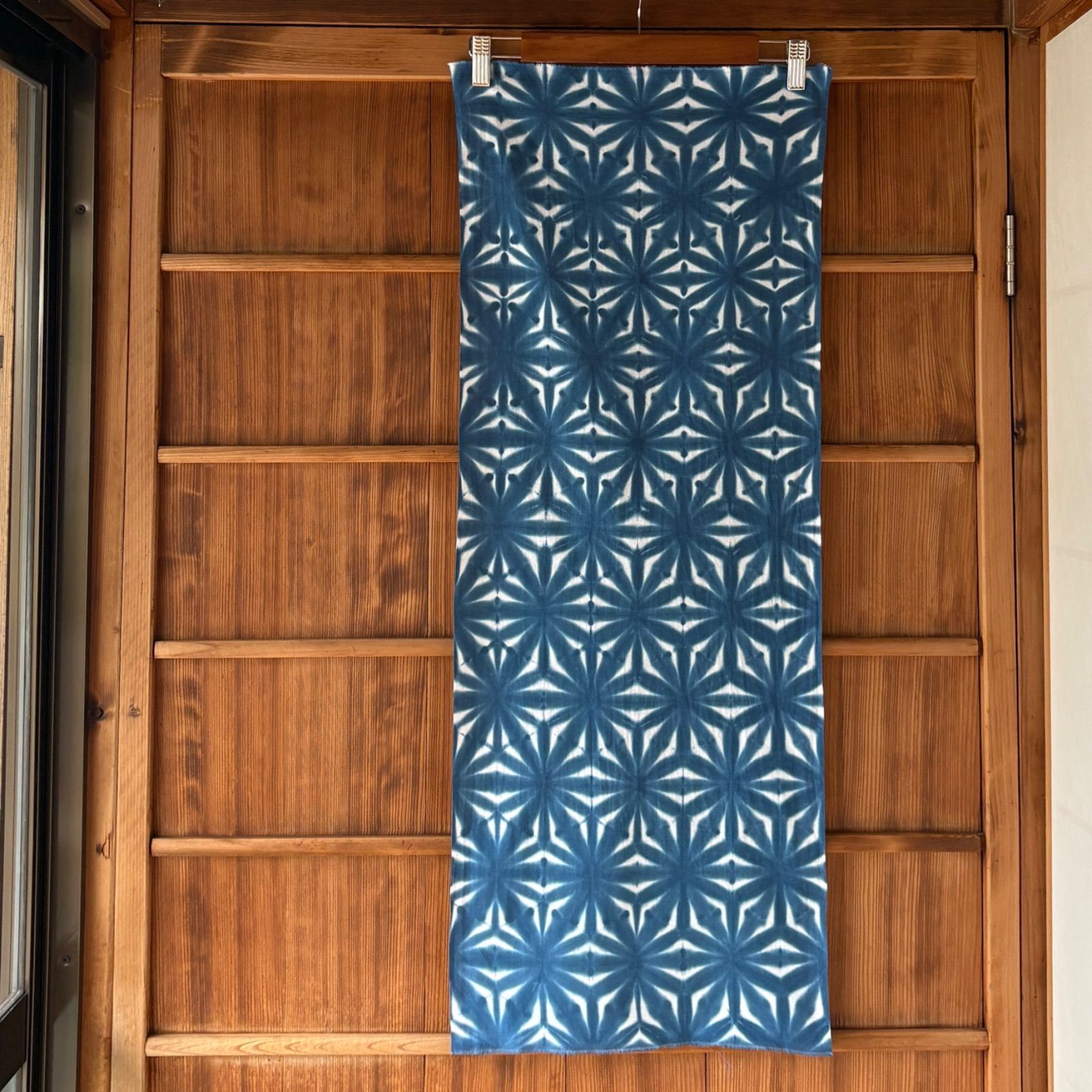 s107 【sato】 藍染 手ぬぐい 柄びっしり！ 超！極小に絞り染めた