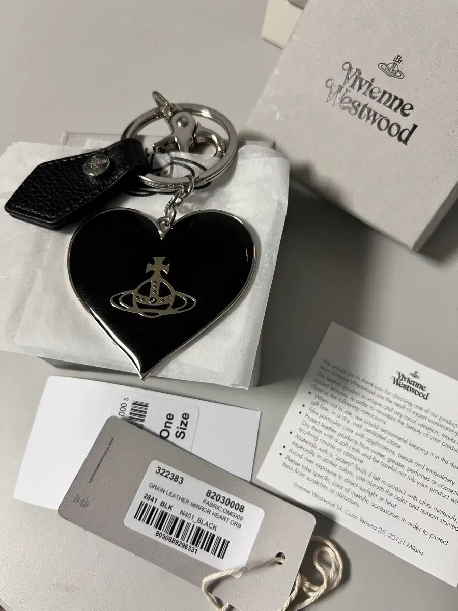 Vivienne Westwood ORB ミラー ハート キーホルダー (ブラック) - メルカリ