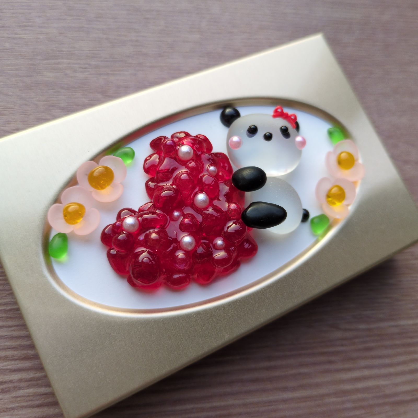 つかまえた!!』シーグラスアート パンダ ハート - メルカリ