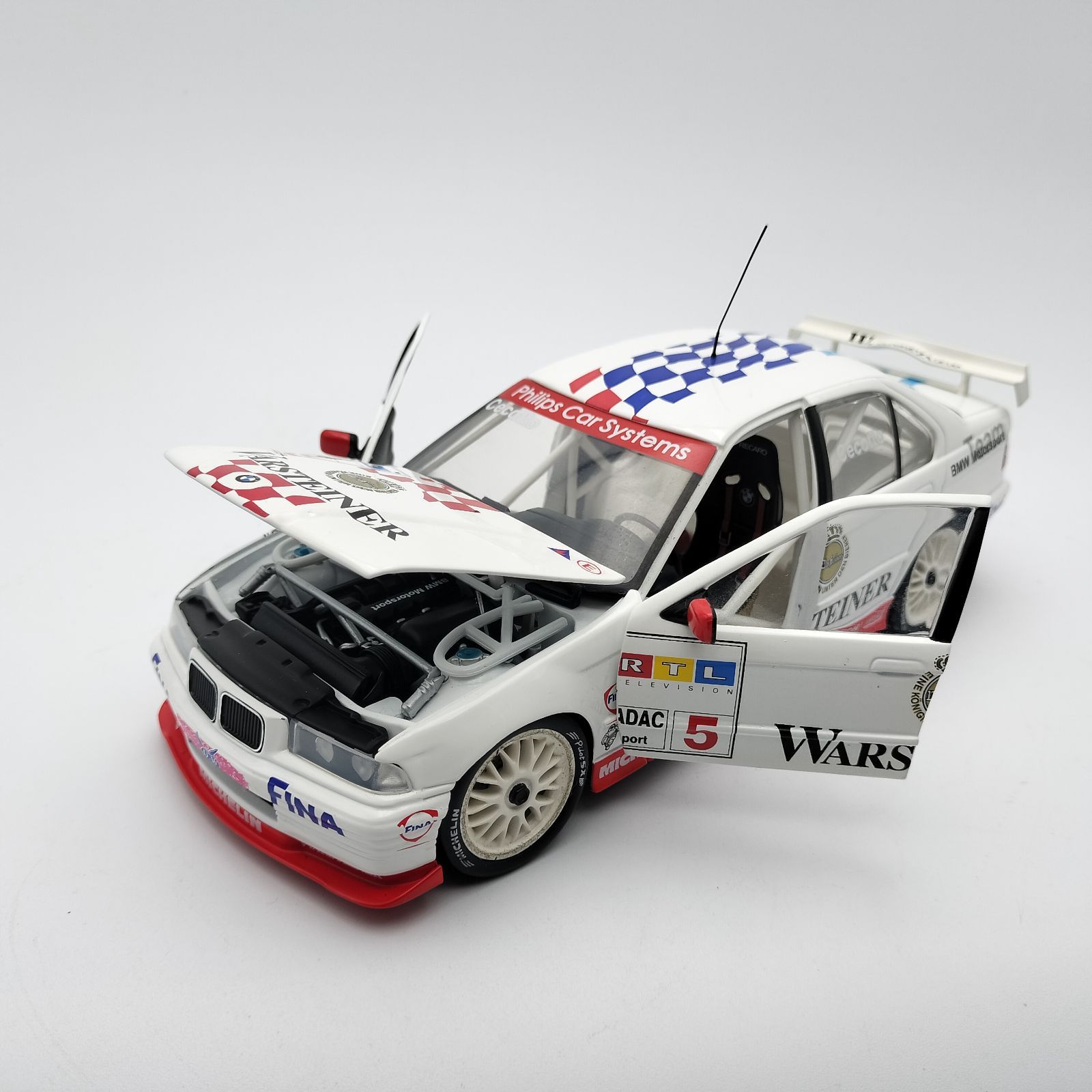 UT Models】1997 BMW 320i STW “Warsteiner” 1/18 スーパーツーリング