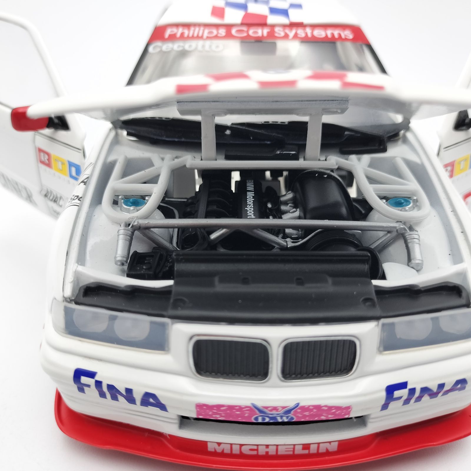 ミニカー  320i STW 1:18 UT models 1:18 UT Models BMW Race E36 320i STW '97 #6 Winkelhock 'Warsteiner