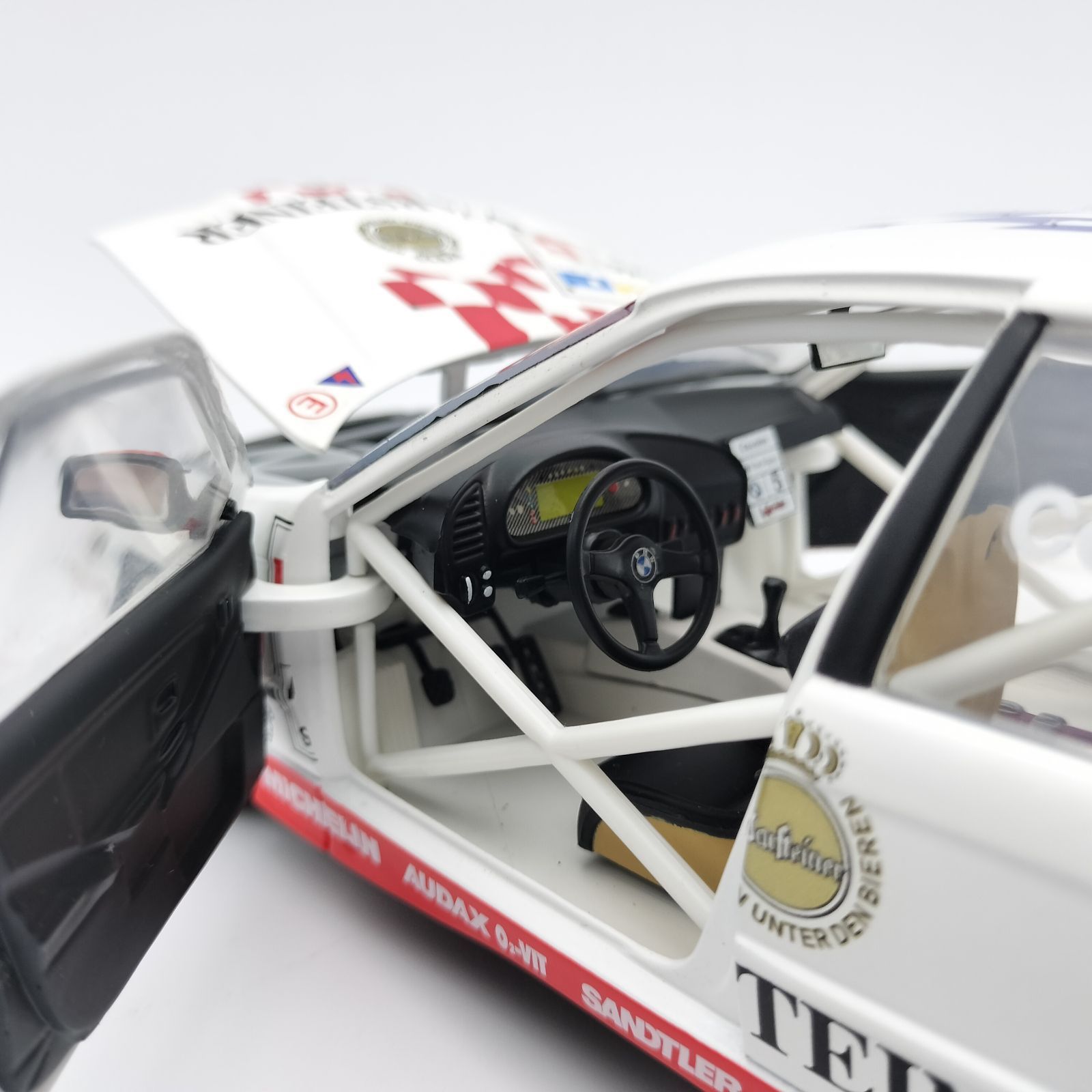 UT Models】1997 BMW 320i STW “Warsteiner” 1/18 スーパーツーリング